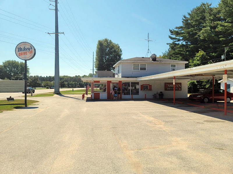 Mikeys Drive-In - Web Listing (newer photo)